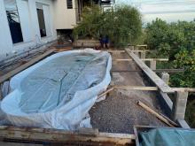 Réalisation d'un poteau intermédiaire sur gabion afin de réduire la portée sous la limite des 2,50 m 