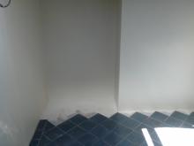 Prêt pour l'habillage du mur en carreaux